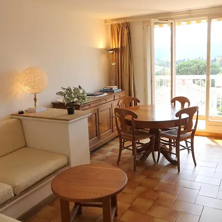 Charming Apt With Balcony In The Heart Of Cogolin