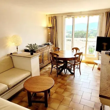 Charming Apt With Balcony In The Heart Of *